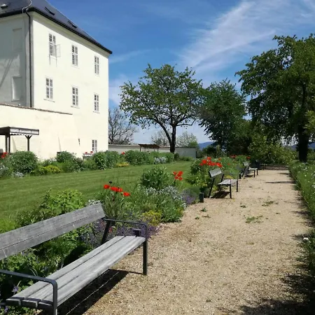 Zamek 3* Svijany