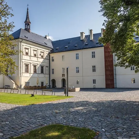 Zamek 3* Svijany