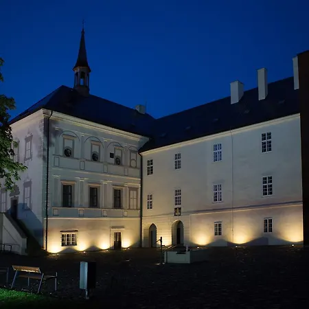 Zamek 3*